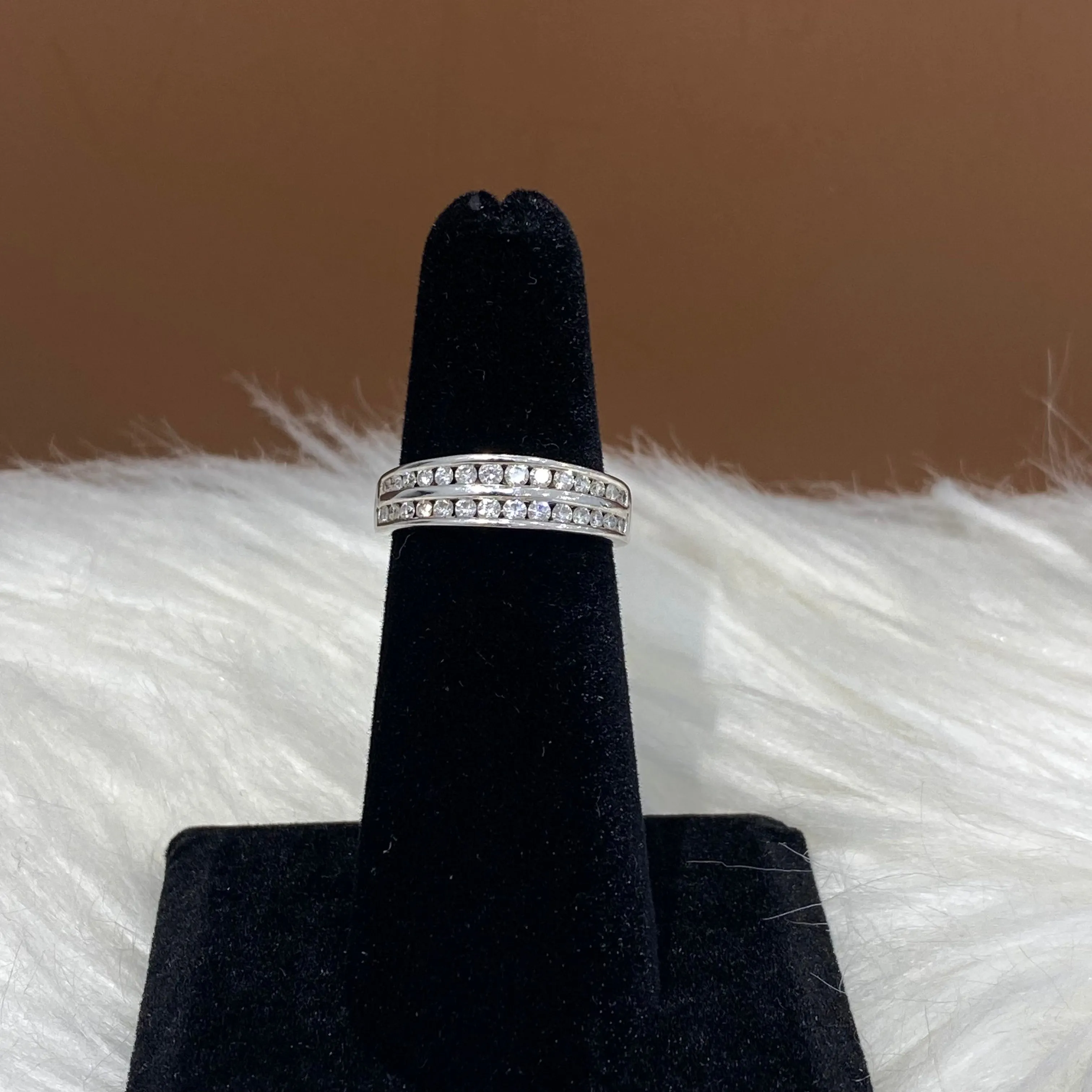 10K White Gold Diamond Luxury Ring 0.60Ct / 2.9gr / Size 5