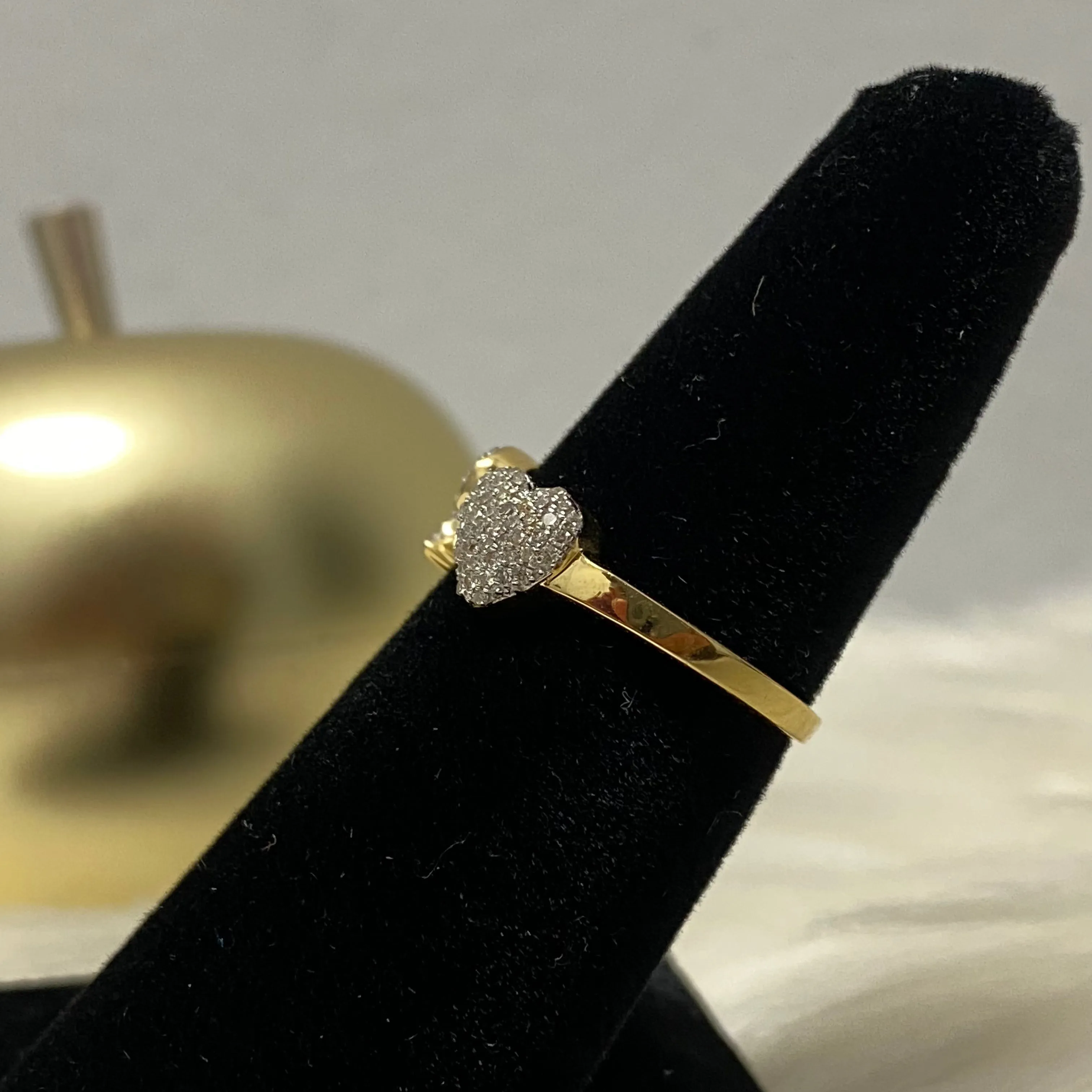 10K Yellow Gold Diamond Heart - Letter F Ring 0.18Ct Dia / 1.7gr / Size 6.5