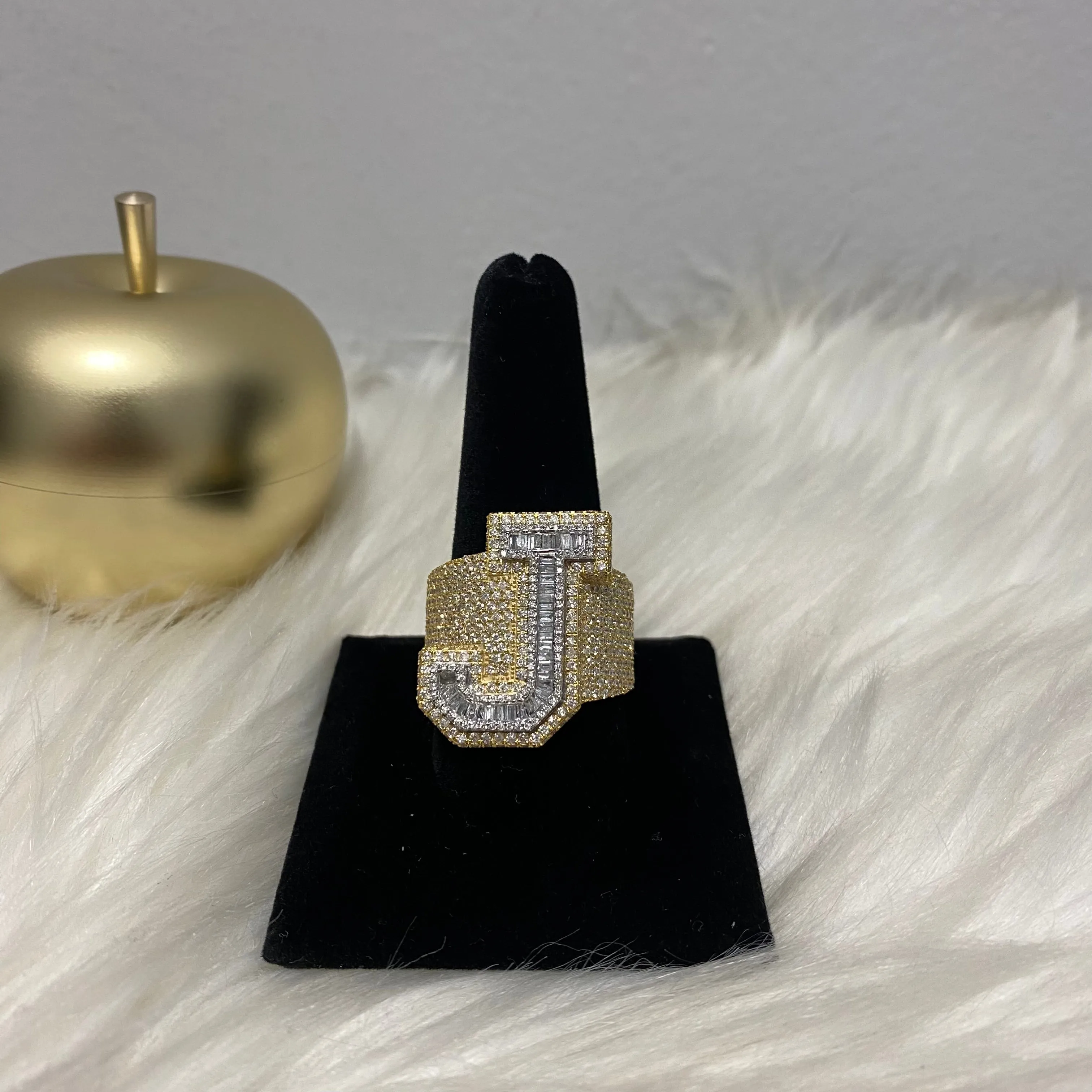 10K Yellow Gold Diamond Letter J Ring 3.5Ct Dia / 12.1gr / Size 11