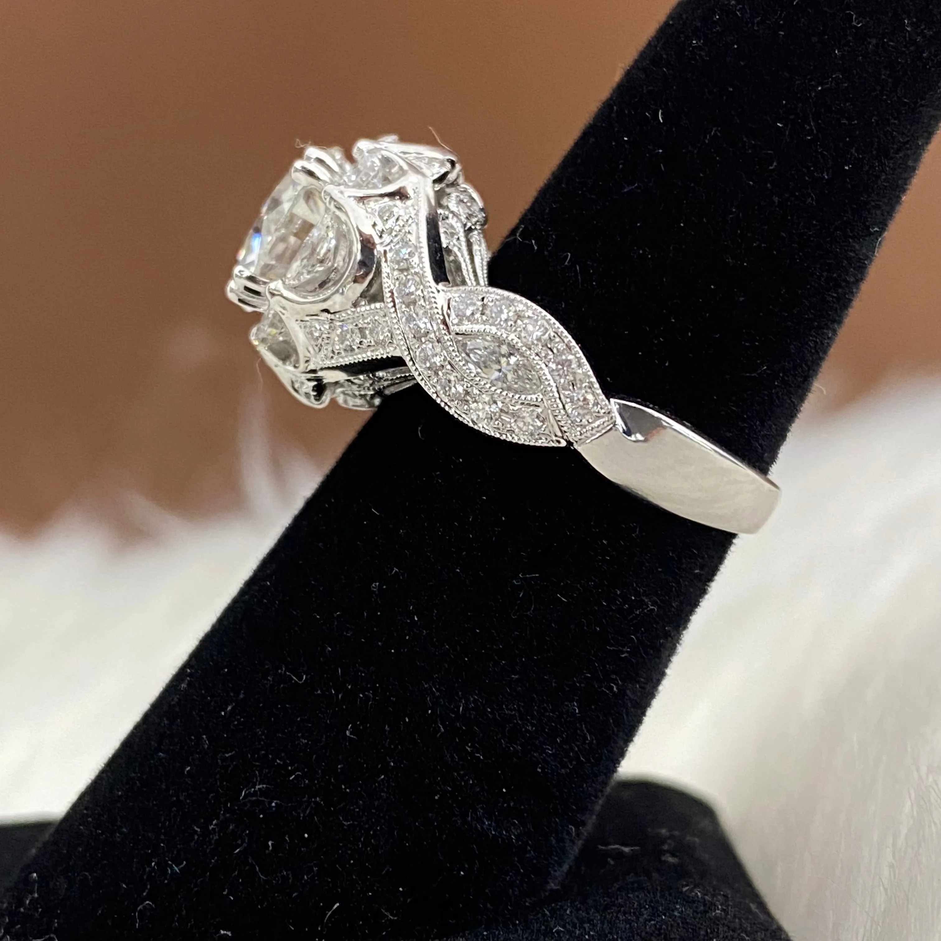 14K White Gold Diamond Flower Wedding  Ring Ct Dia Moissanite / 8.5gr / Size 6