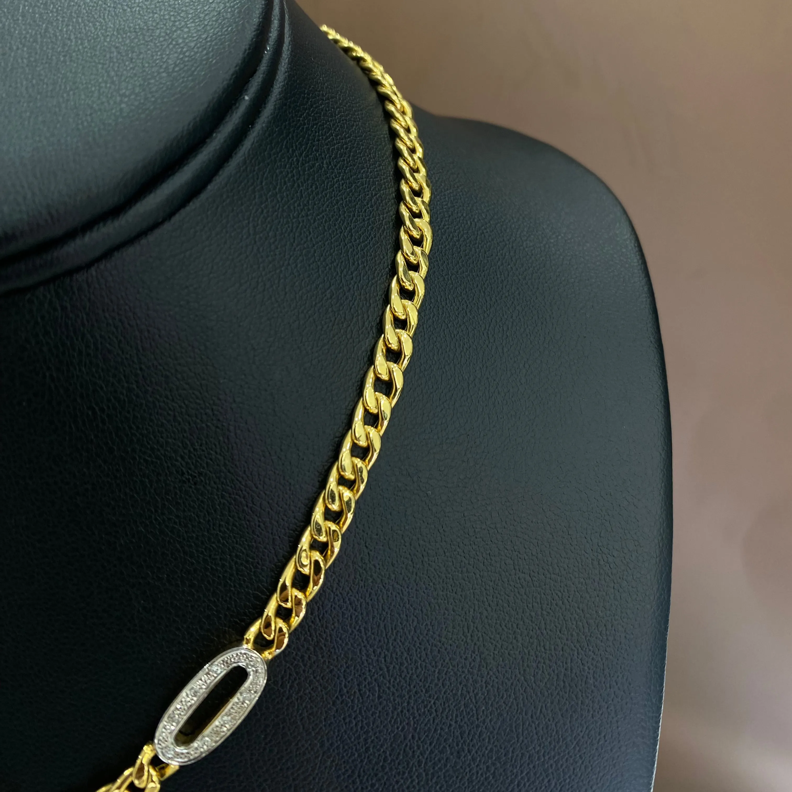 18K Yellow Gold Fashion Chain Ct Dia / 14.3gr / 5.1mm / 16in