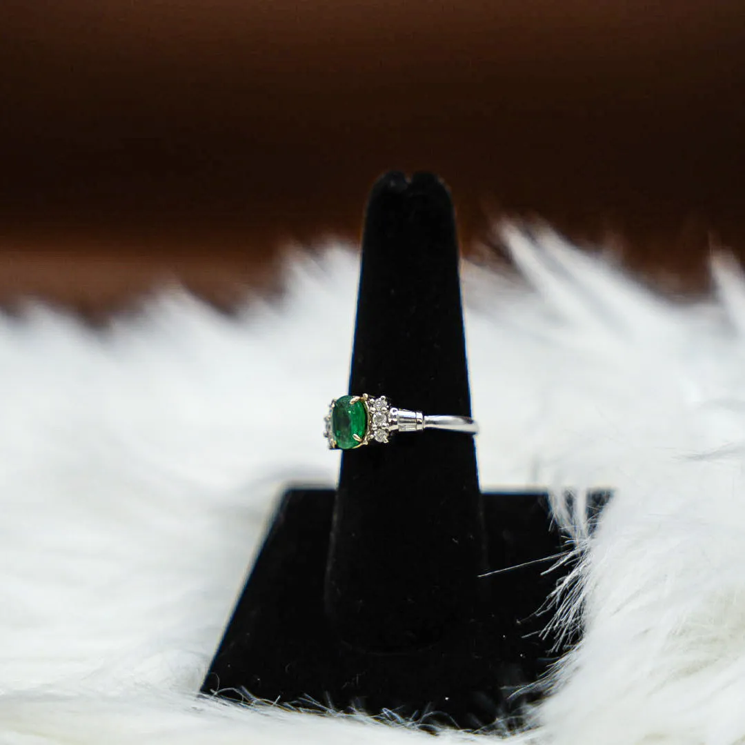 Emerald Ring 14K White Gold With Diamonds / 3gr / Size 7.5