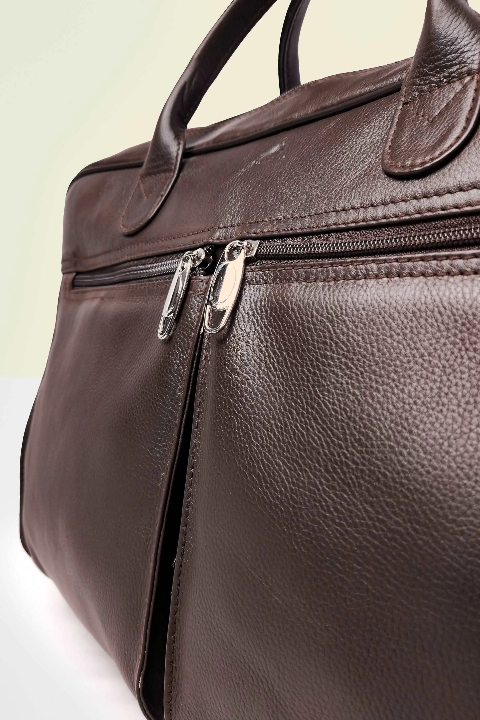 TP The Extendable Travel laptop Bag // Brown