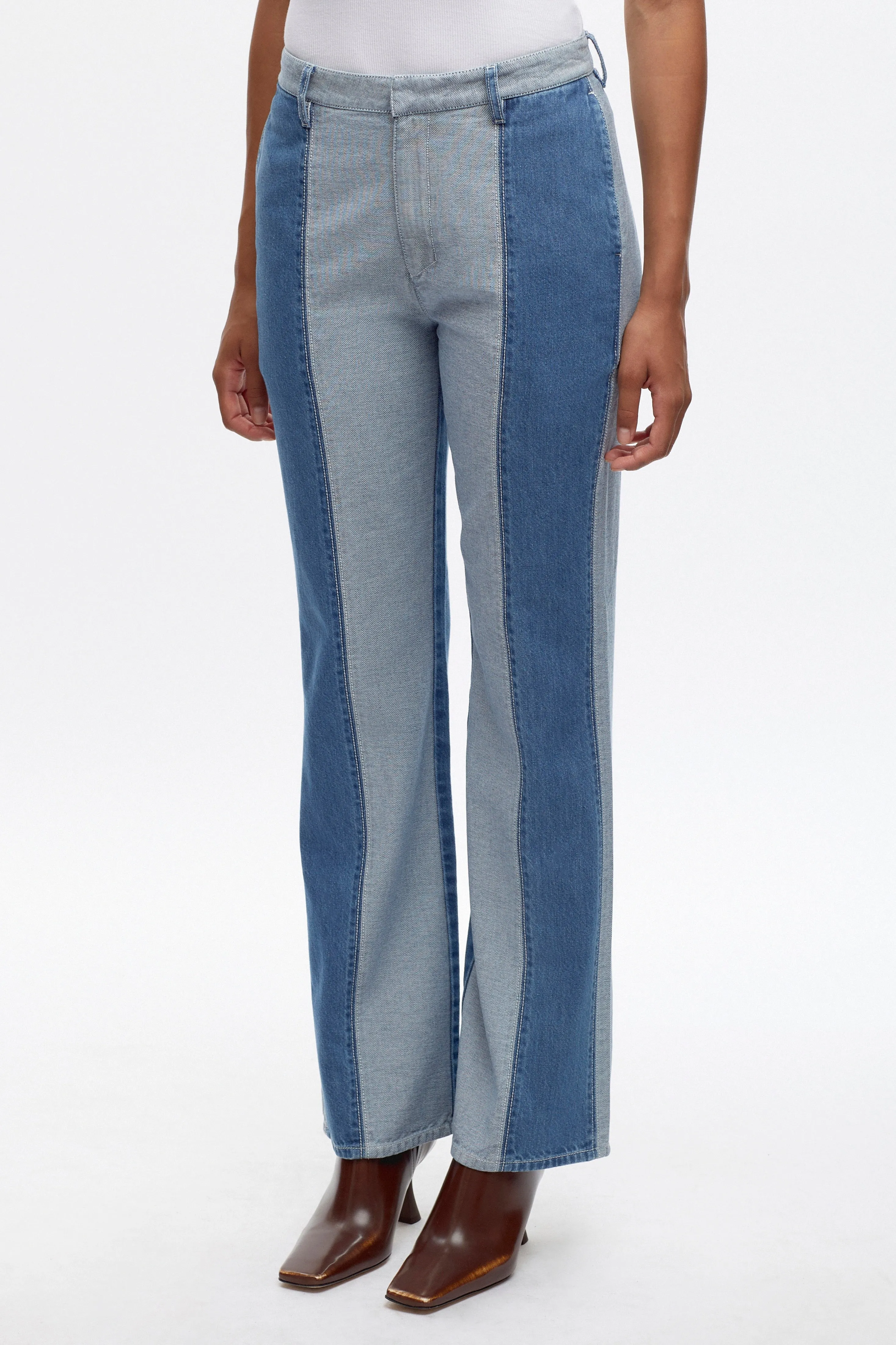 Women's Lido Denim in Med Wash