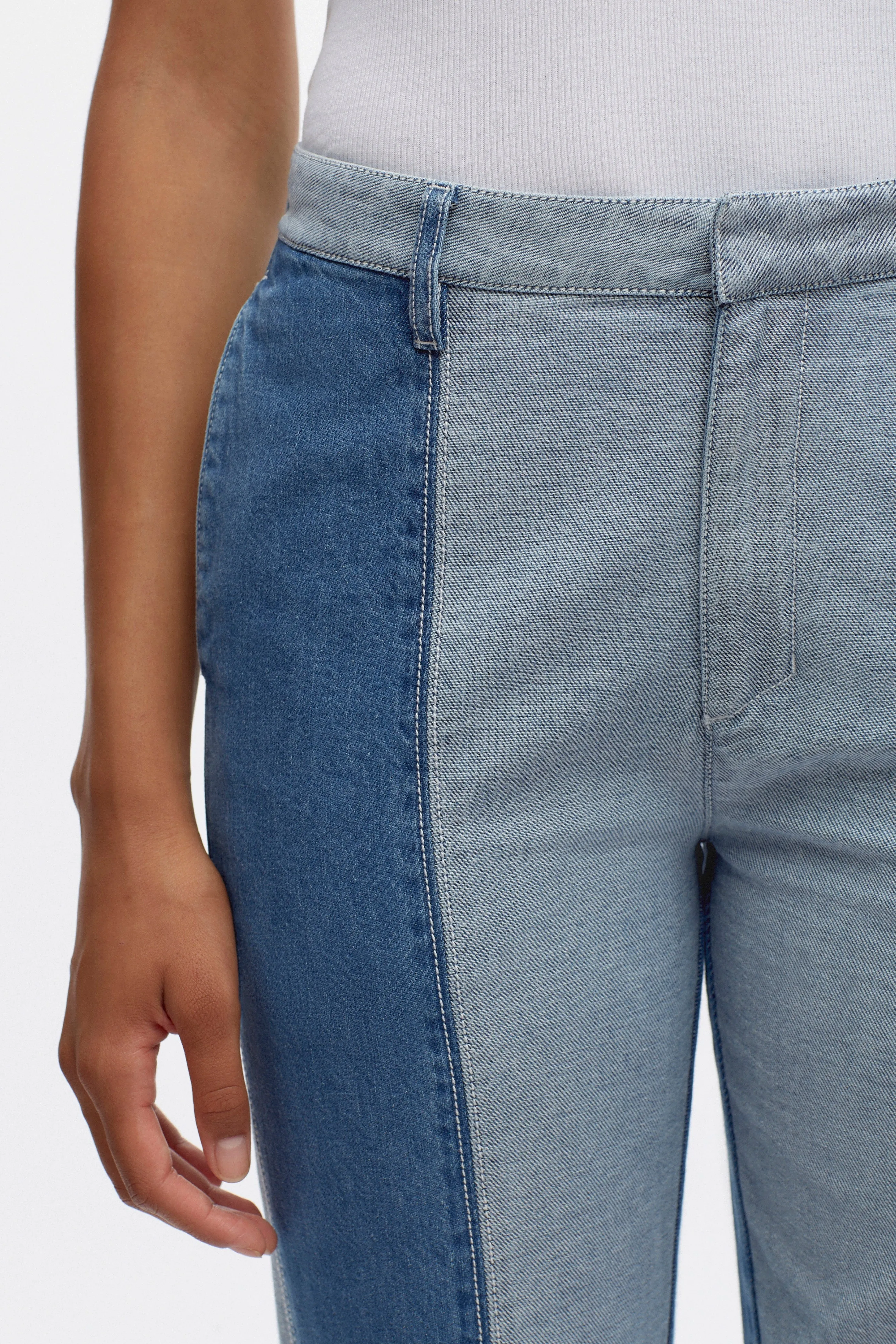 Women's Lido Denim in Med Wash